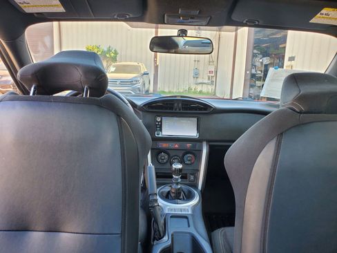 Used 2017 Toyota 86 image 22