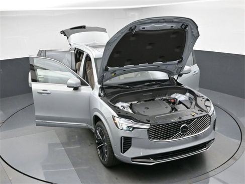 New 2026 Volvo XC90 B6 Plus w/ Protection Package Premier image 52