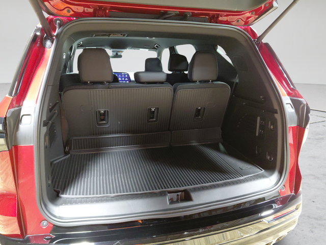 Used 2026 Chevrolet Traverse High Country w/ LPO, Floor Liner Package AWD/4WD image 17