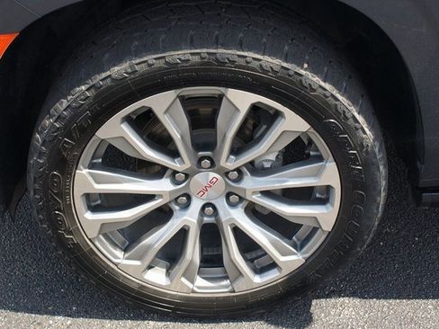 Used 2021 GMC Yukon Denali w/ Denali Premium Package image 24