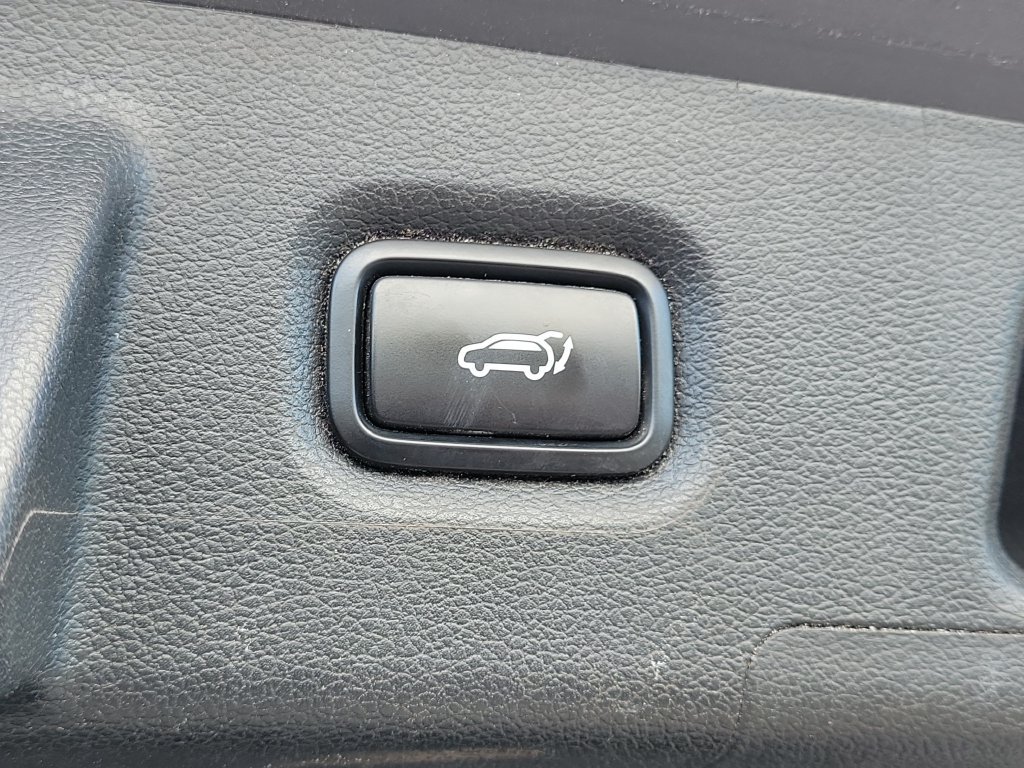 Used 2019 Hyundai Santa Fe FWD image 9