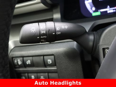 Used 2025 Toyota Tacoma TRD Off-Road image 25