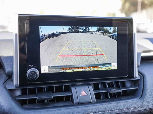 Used 2025 Toyota RAV4 XLE AWD/4WD image 24