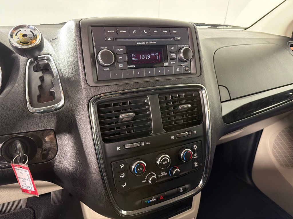 Used 2014 Dodge Grand Caravan SE w/ Quick Order Package 29E SE FWD image 13