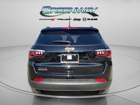 New 2026 Jeep Compass Latitude image 2