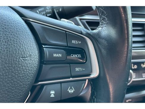 Used 2018 Honda Accord Sport image 31