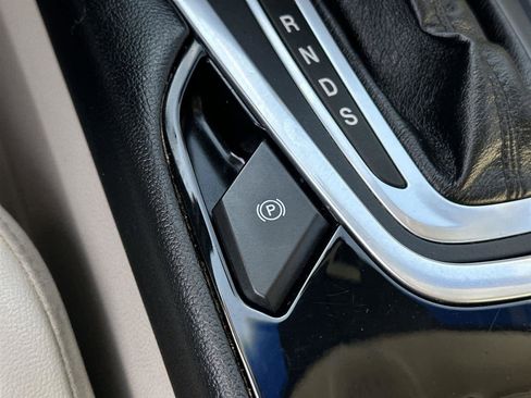 Used 2016 Ford Edge Titanium w/ Technology Package image 28