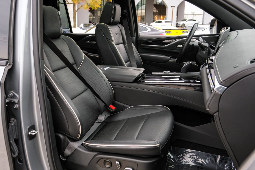 Used 2023 Cadillac Escalade Sport w/ LPO, ONYX Package AWD/4WD image 48