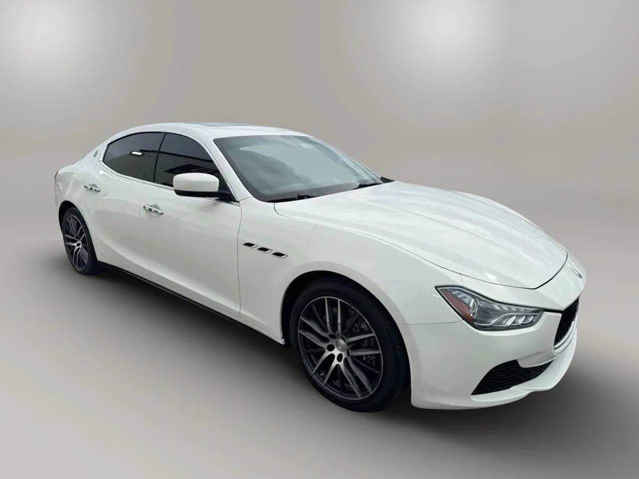 Used 2015 Maserati Ghibli RWD image 6
