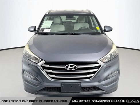 Used 2018 Hyundai Tucson SEL FWD image 2