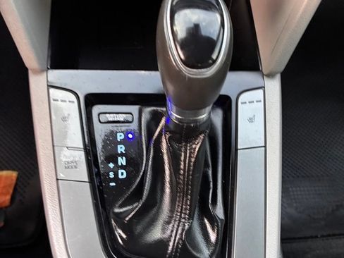 Used 2020 Hyundai Elantra Limited FWD image 35