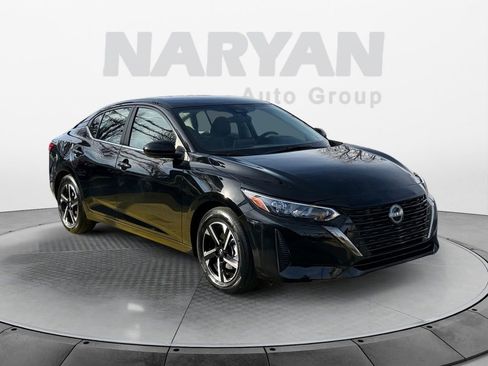 Used 2025 Nissan Sentra SV image 2