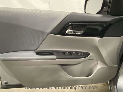 Used 2016 Honda Accord LX image 13