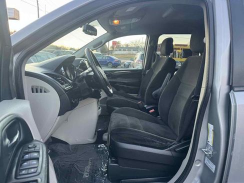 Used 2016 Dodge Grand Caravan SE w/ Quick Order Package 29E SE image 10