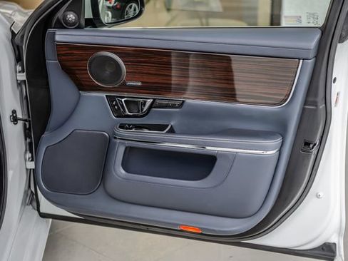 Used 2015 Jaguar XJ L Portfolio image 59