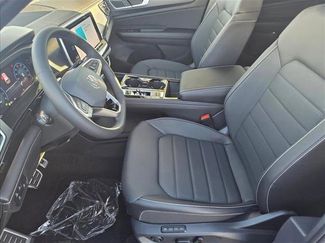 New 2026 Volkswagen Atlas Cross Sport SEL R-Line video 4