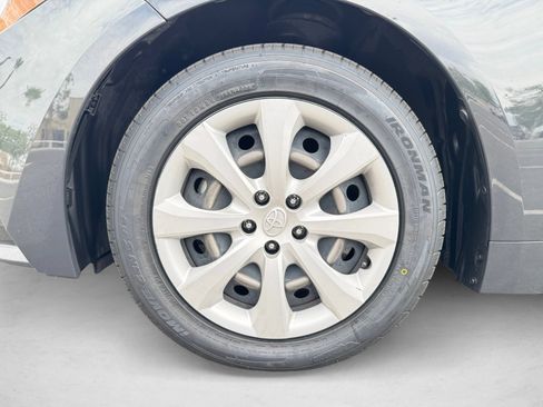 Used 2023 Toyota Corolla LE w/ Carpet Mat Package (TMS) FWD image 9