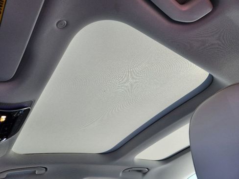 Used 2025 Mercedes-Benz E 450 4MATIC Sedan image 26