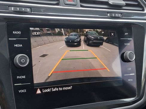 Used 2021 Volkswagen Tiguan SE R-Line image 19