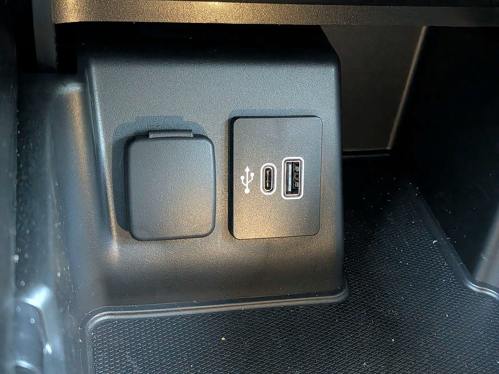 Used 2025 Ford Explorer Active RWD image 47