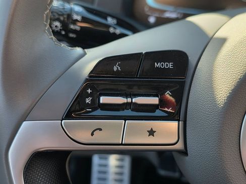 Certified 2025 Hyundai Elantra Sport image 20