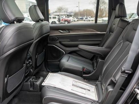 New 2026 Jeep Grand Cherokee L Limited w/ Limited Altitude Package AWD/4WD image 10