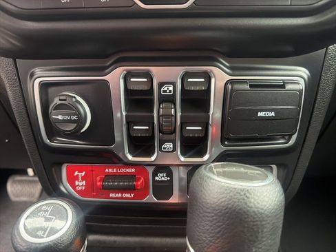Used 2021 Jeep Gladiator Mojave AWD/4WD image 38