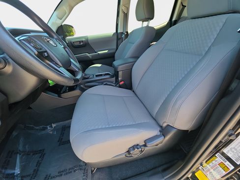 Used 2023 Toyota Tacoma SR AWD/4WD image 14