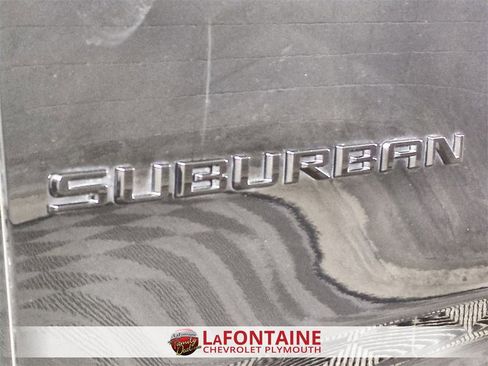 Used 2025 Chevrolet Suburban Z71 image 30