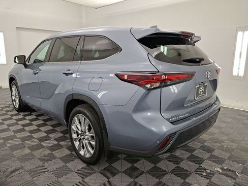 Used 2024 Toyota Highlander Limited image 22