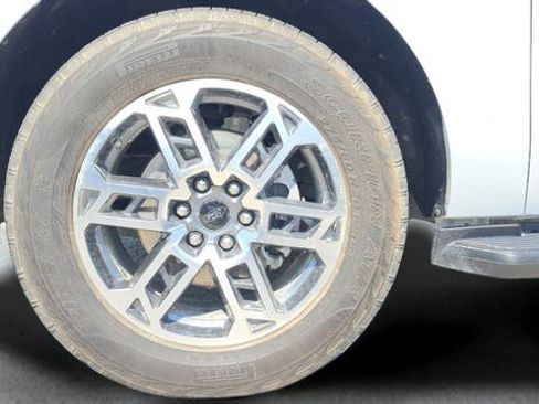 Used 2025 Ford Expedition Active AWD/4WD image 14