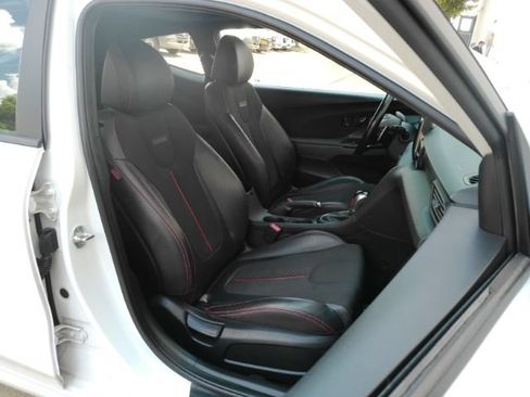 Used 2020 Hyundai Veloster 2.0 Premium FWD image 16