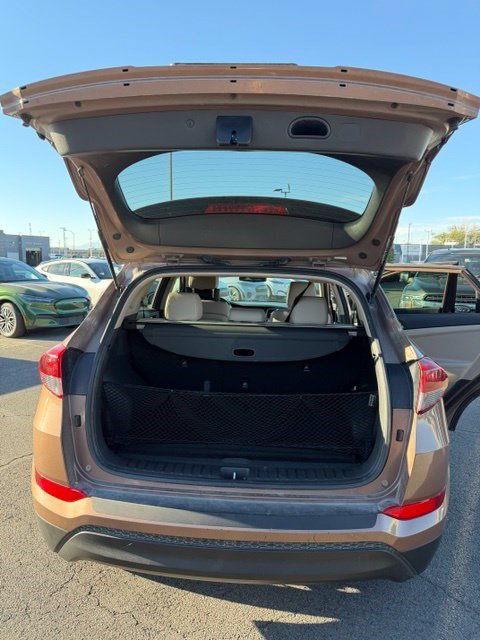 Used 2017 Hyundai Tucson SE Plus w/ Cargo Package AWD/4WD image 17