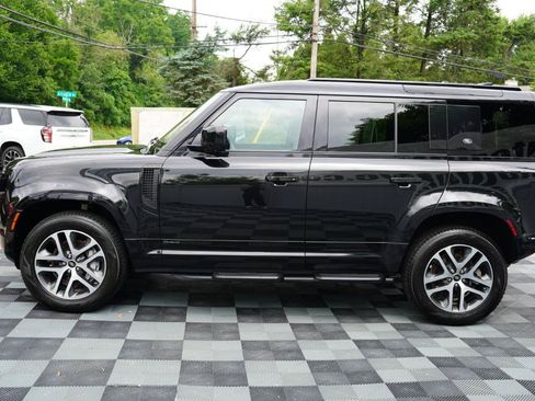Used 2021 Land Rover Defender 110 X-Dynamic SE AWD/4WD image 22