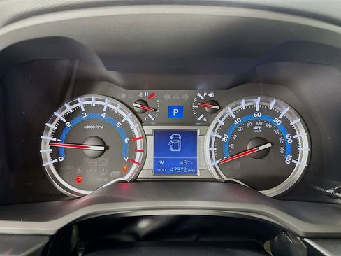 Used 2018 Toyota 4Runner SR5 Premium image 17