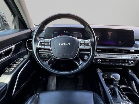 Used 2025 Kia Telluride S FWD image 11