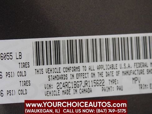 Used 2018 Chrysler Pacifica Touring-L image 37