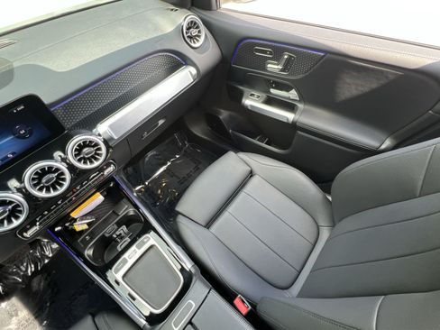 Used 2026 Mercedes-Benz GLB 250 4MATIC image 14