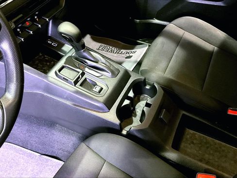 Used 2023 Chevrolet Colorado W/T image 17