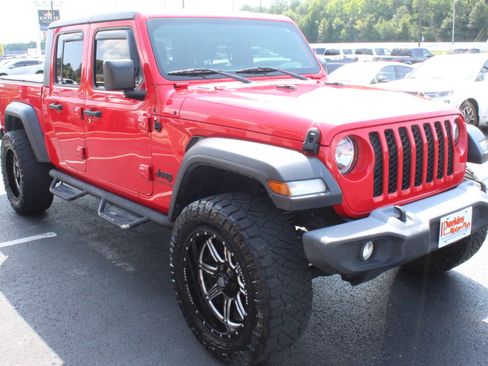 Used 2020 Jeep Gladiator Sport w/ Quick Order Package 24S AWD/4WD image 4