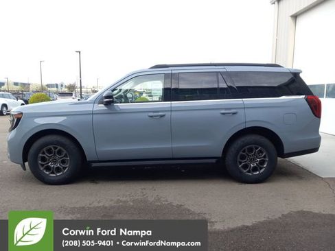 New 2026 Ford Expedition Active image 6