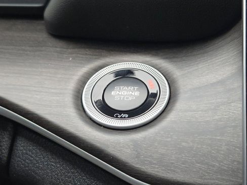 New 2025 Jeep Grand Cherokee Limited w/ Luxury Tech Group II image 32