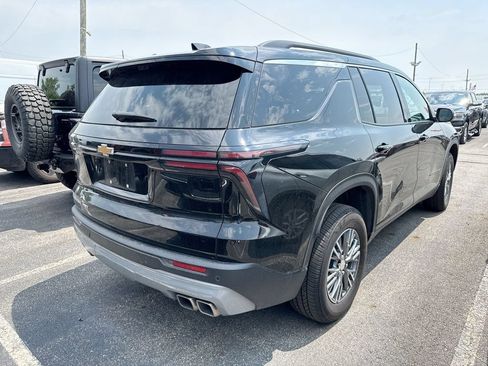 Used 2026 Chevrolet Traverse LT w/ Driver Confidence Package AWD/4WD image 11