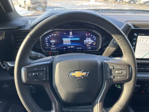 Used 2024 Chevrolet Silverado 2500 High Country image 8