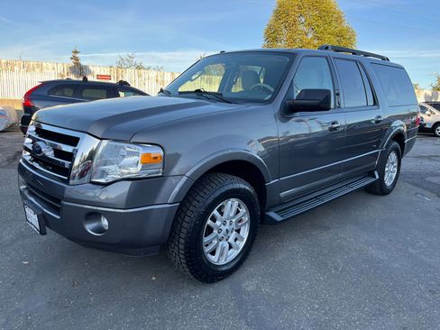 Used 2014 Ford Expedition EL XLT image 4