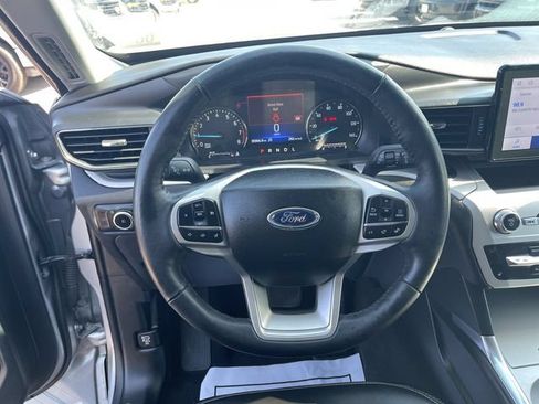 Used 2023 Ford Explorer XLT w/ Equipment Group 202A AWD/4WD image 16