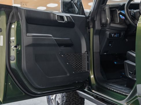 Used 2025 Ford Bronco Badlands image 42