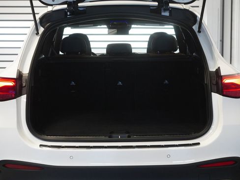 Used 2026 Mercedes-Benz GLC 43 AMG 4MATIC image 33