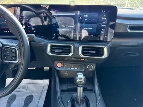 Used 2024 Ford Mustang Premium image 17