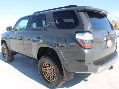 Certified 2024 Toyota 4Runner TRD Off-Road Premium w/ Moonroof Package AWD/4WD image 6